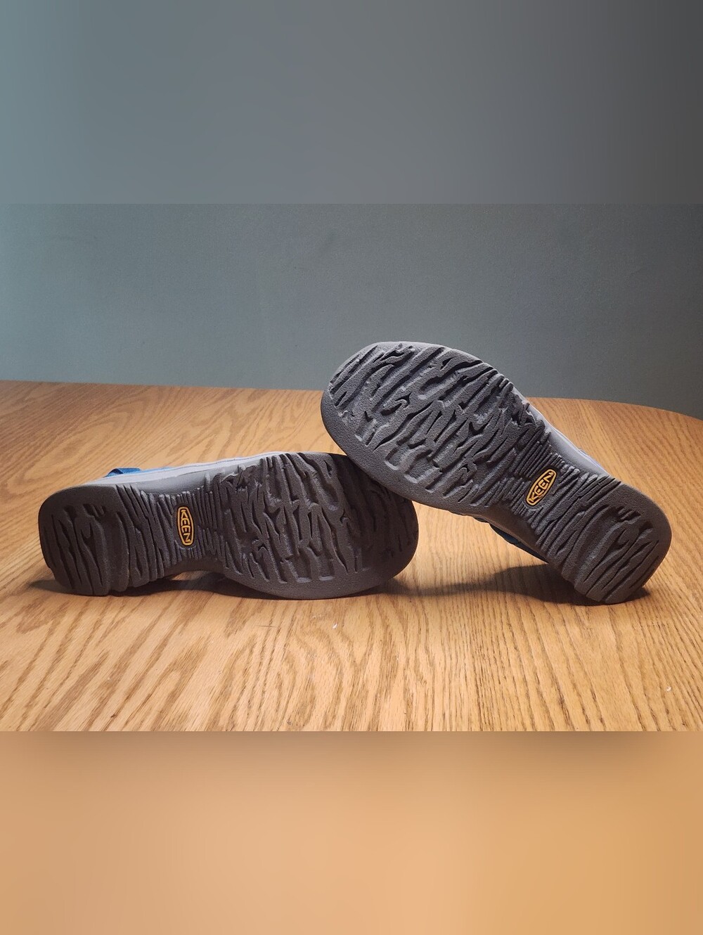 KEEN Womens Blue Closed-Toe Active Sandals Size 11 Like New - Picture 8 of 14
